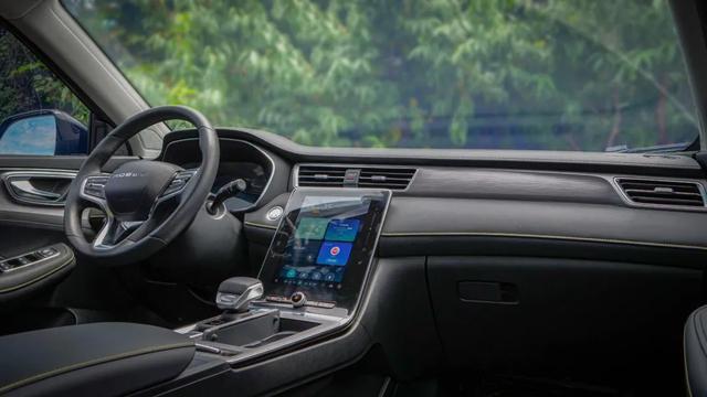 針尖對麥芒，榮威RX5 PLUS對比長安CS75 PLUS，誰更值得買？