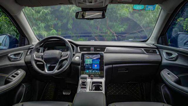 針尖對麥芒，榮威RX5 PLUS對比長安CS75 PLUS，誰更值得買？