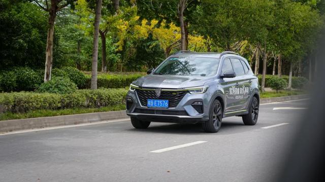針尖對麥芒，榮威RX5 PLUS對比長安CS75 PLUS，誰更值得買？