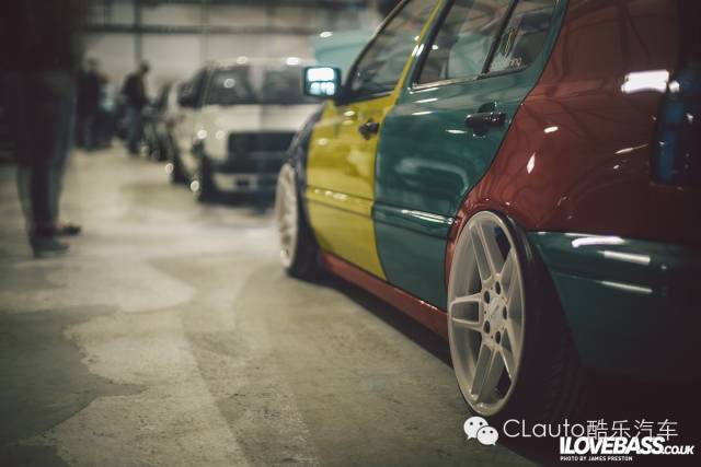 大眾｜R系列神車換Logo，這是要干掉所有超跑和不服？