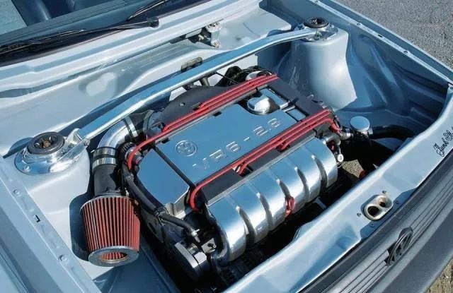 大眾｜R系列神車換Logo，這是要干掉所有超跑和不服？