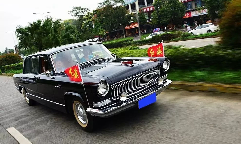 中國(guó)紅旗被刷屏了...不僅換上全新Logo，概念車同樣驚艷