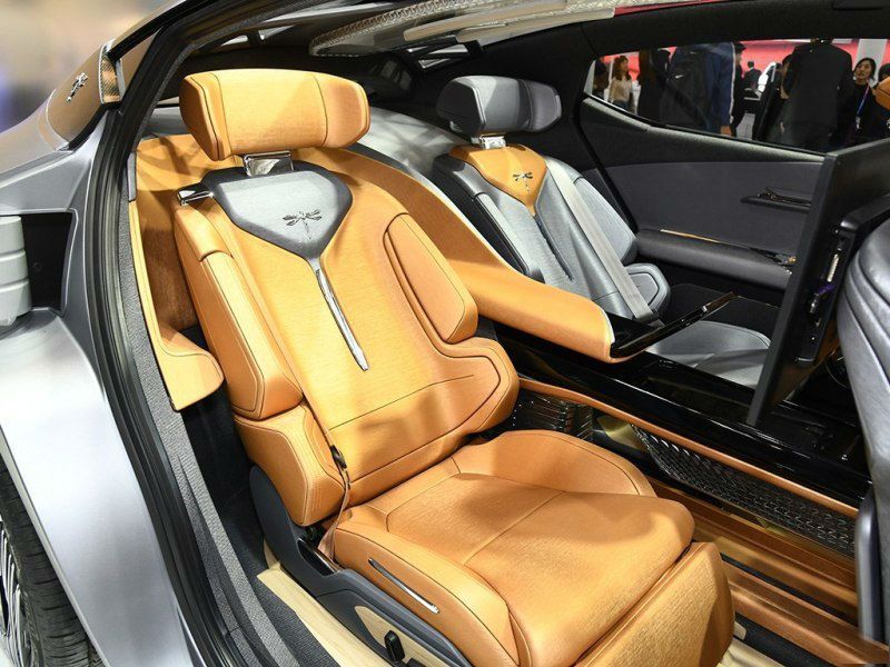 顏值比保時捷漂亮，附帶蜻蜓Logo，這輛轎跑國產必火！