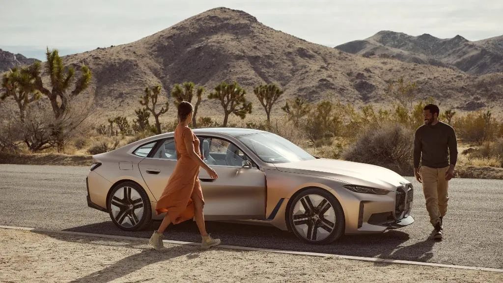 寶馬換新LOGO了！