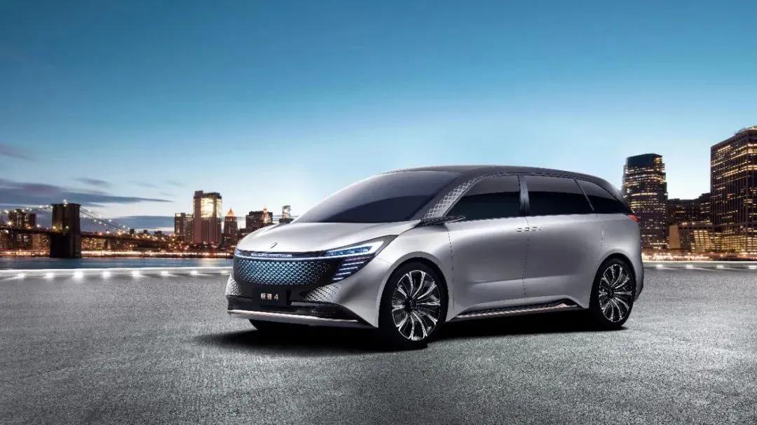 恒大一口氣推出6款車，網友：果然是人人見人人哇