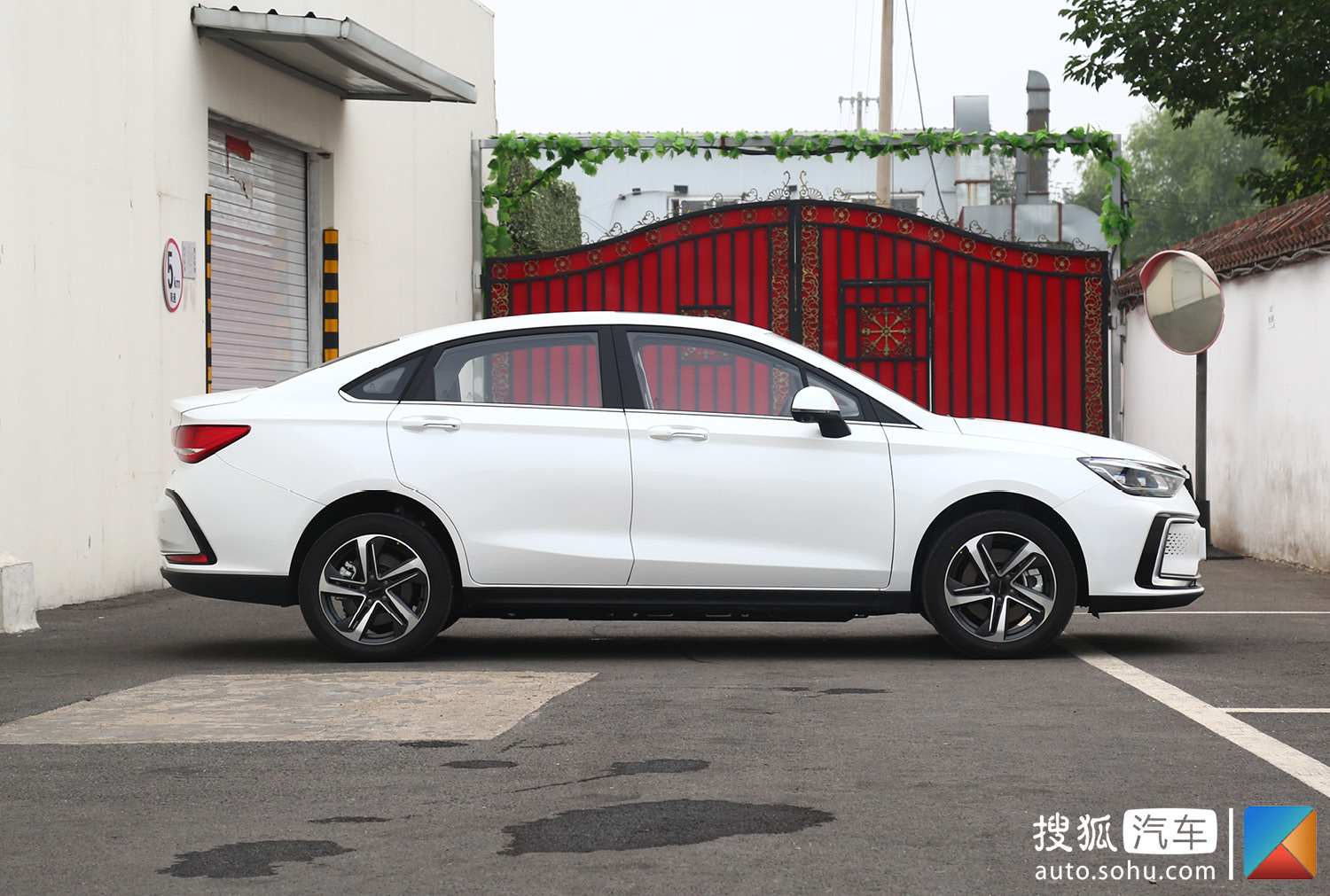 官方指導價12.99-17.19萬元 2020款BEIJING-EU5正式上市