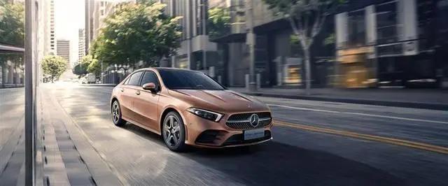 20萬出頭，豪華入門轎車怎么選？買這幾款錯不了