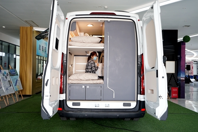 說實話！25.98萬-36.98萬 選V90自動擋B型房車 行內人也有些懵！ 