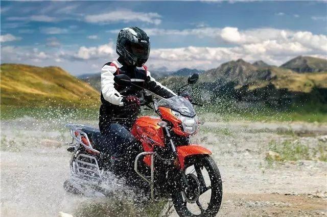 摩托車行駛時加不上油,總是熄火該怎么辦?老騎手說了這樣一段話