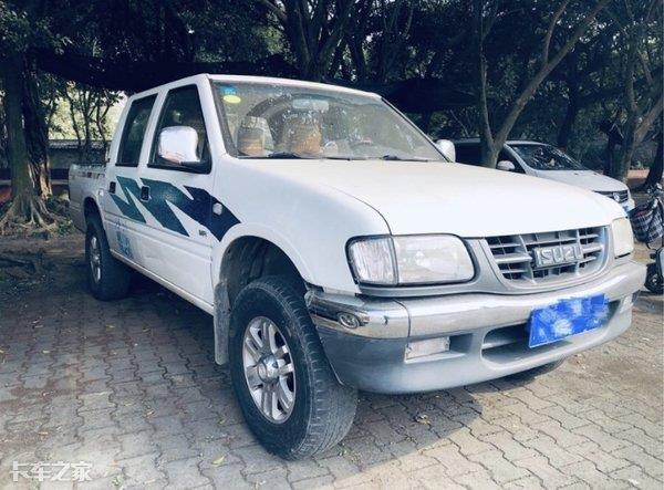 經(jīng)典外觀勾起回憶殺，11年的五十鈴皮卡品質(zhì)過(guò)硬，狀態(tài)依然穩(wěn)健