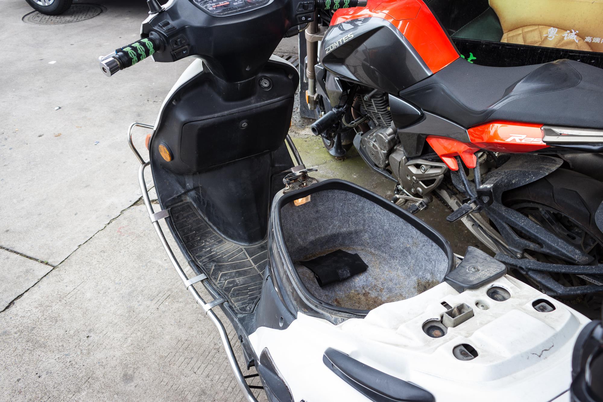 �Ͽ�����ľ������̤��Ħ��܇���v֮���ƶ����ΰ���Ƥ�����w��