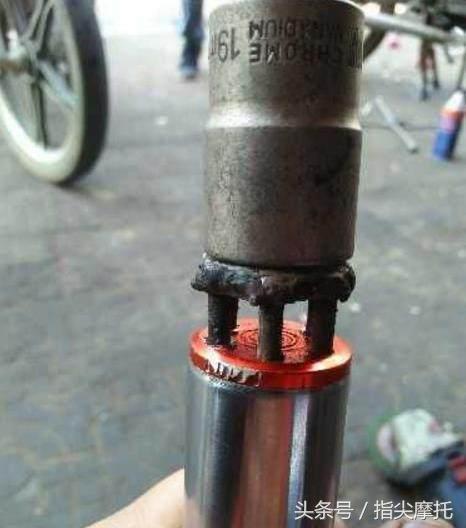 全圖直播手把手教你進行摩托車法斯特Fast前減震器的維修與換