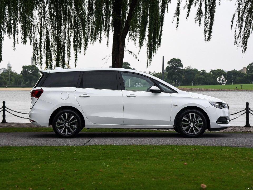 別克GL6:我太難了,都降到9.97萬了,你們卻還在買吉利嘉際