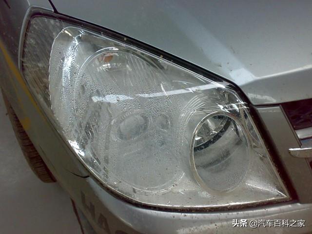 大燈里面有水珠正常嗎？怎么把水弄出來？